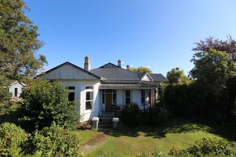 Photo of property in 66 Timaru Road, Waimate, 7924