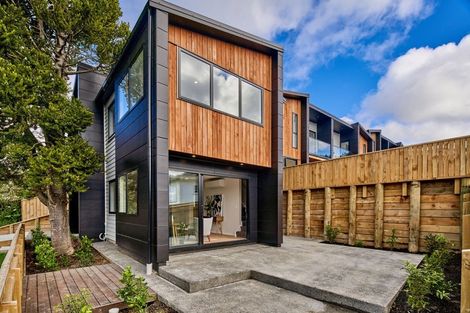 Photo of property in 6a Huia Street, Waikawa, Picton, 7220