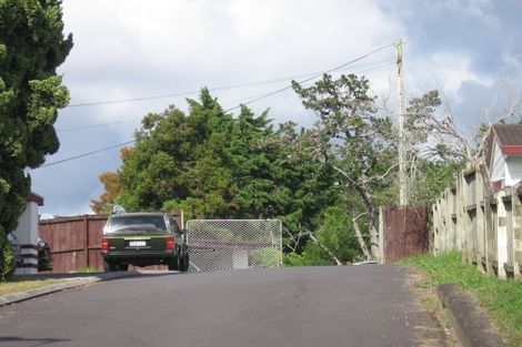Photo of property in 2/7 Alston Avenue, Kelston, Auckland, 0602