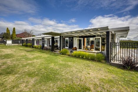 Photo of property in 70 Reynolds Road, Havelock North, 4130