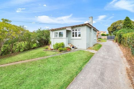 Photo of property in 19 Craigbank Avenue, New Lynn, Auckland, 0600
