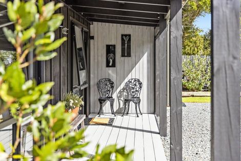 Photo of property in 4a Riverside Drive, Point Wells, 0986