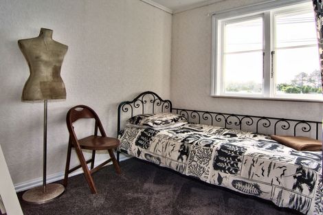 Photo of property in 13 Konini Road, Titirangi, Auckland, 0604