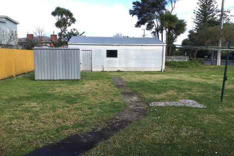 Photo of property in 64 Taikata Road, Te Atatu Peninsula, Auckland, 0610