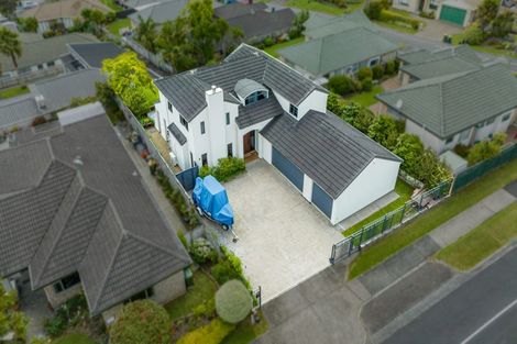 Photo of property in 19 Highfields Terrace, Henderson, Auckland, 0612