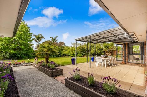 Photo of property in 10 Grassfield Place, Waimauku, 0812