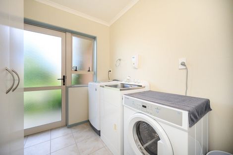 Photo of property in 17 Suffolk Crescent, Feilding, 4702
