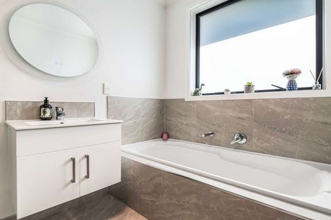 Photo of property in 1 Kaaka Street, Cambridge, 3434