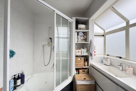 Photo of property in 30 Noall Street, Te Atatu Peninsula, Auckland, 0610