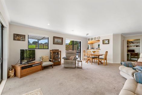 Photo of property in 33 Ngaparaoa Drive, Maketu, 3189
