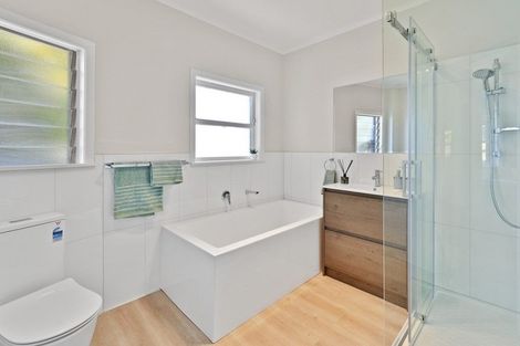 Photo of property in 1a Prospect Terrace, Pukekohe, 2120