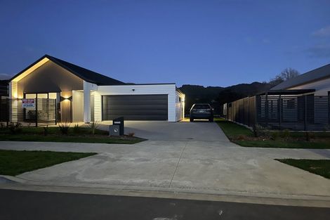 Photo of property in 62 Mataikokako Loop, Kawakawa Bay, 2585