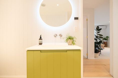 Photo of property in 13 Lynngate Place, Hillcrest, Auckland, 0627