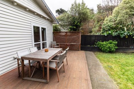 Photo of property in 2 Akatea Street, Berhampore, Wellington, 6023