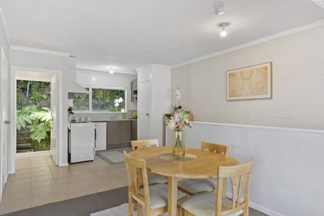 Photo of property in 15f1 Bloomsbury Grove, Newlands, Wellington, 6037