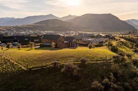 Photo of property in 4 Stockyard Lane, Jacks Point, Queenstown, 9371