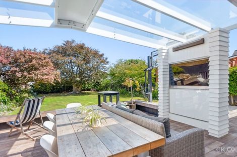 Photo of property in 16 Hinau Street, Woburn, Lower Hutt, 5010