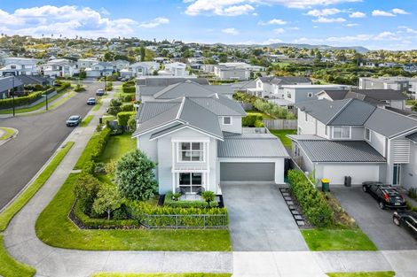 Photo of property in 9 Symes Drive, Red Beach, 0932