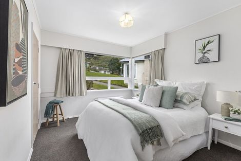 Photo of property in 36 Larsen Crescent, Tawa, Wellington, 5028