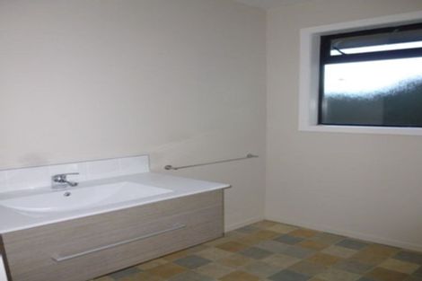 Photo of property in 15 Auburn Avenue, Upper Riccarton, Christchurch, 8041