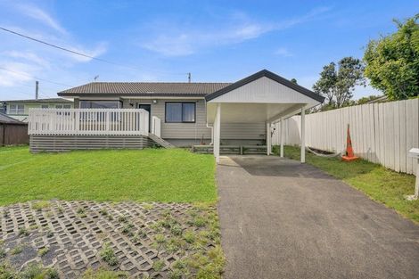 Photo of property in 2/25 Sunnyfield Crescent, Glenfield, Auckland, 0629