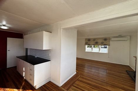 Photo of property in 22 Banks Street, Marfell, New Plymouth, 4310