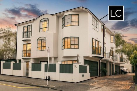 Photo of property in 16a Hobson Street, Thorndon, Wellington, 6011