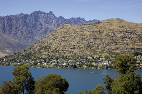 Photo of property in 8 Goldrush Way, Queenstown, 9300