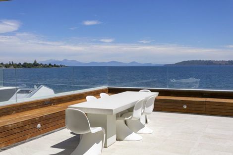 Photo of property in 225 Lake Terrace, Waipahihi, Taupo, 3330