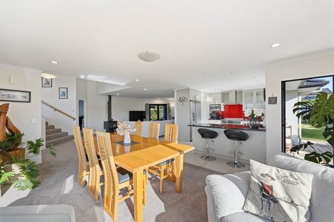 Photo of property in 27 Kinder Street, Acacia Bay, Taupo, 3330