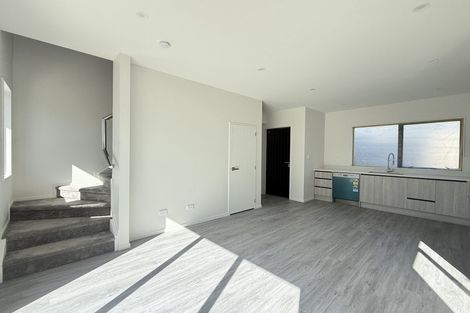 Photo of property in 33b Garadice Road, Rothesay Bay, Auckland, 0630