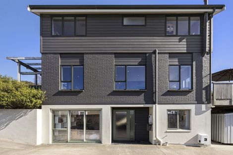 Photo of property in 9a Tavistock Road, Melrose, Wellington, 6023