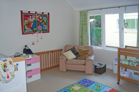 Photo of property in 16 Bridge View Road, Birkenhead, Auckland, 0626