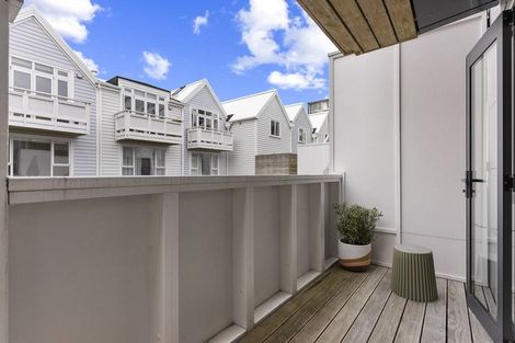 Photo of property in Pirie Street Townhouses, 35u2 Pirie Street, Mount Victoria, Wellington, 6011