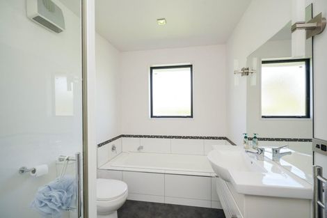 Photo of property in 28 Majestic Chance, Seaward Bush, Invercargill, 9812