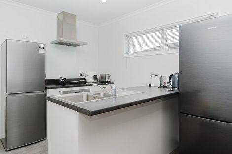 Photo of property in 2/10 Burrows Place, Frankton, Hamilton, 3204