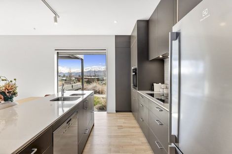 Photo of property in 15 Kereru Crescent, Wanaka, 9305