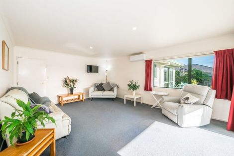 Photo of property in 71 Awatea Avenue, Paraparaumu, 5032