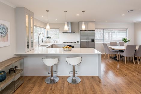Photo of property in 65 Meadway, Sunnyhills, Auckland, 2010