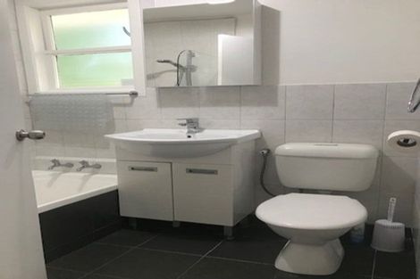 Photo of property in 33 Amberley Avenue, Te Atatu South, Auckland, 0610