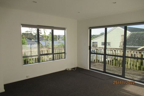Photo of property in 27 Brougham Place, West Harbour, Auckland, 0618