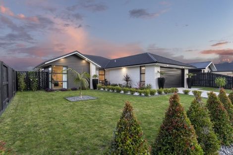 Photo of property in 12 Lakeside Terrace, Omokoroa, 3114