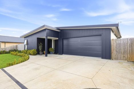 Photo of property in 71 Freedom Drive, Kelvin Grove, Palmerston North, 4414