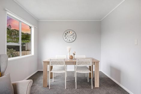 Photo of property in 5 Flaunty Place, West Harbour, Auckland, 0618