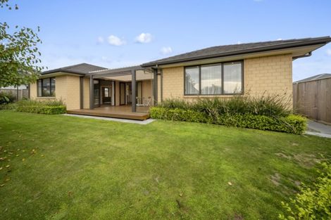 Photo of property in 7 Manurau Crescent, Merrilands, New Plymouth, 4312