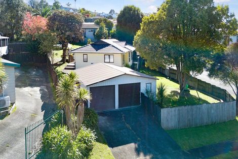 Photo of property in 26 Garton Drive, Massey, Auckland, 0614