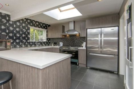 Photo of property in 244 Memorial Avenue, Burnside, Christchurch, 8053