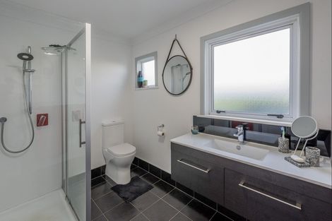 Photo of property in 121 Hokio Beach Road, Levin, 5510
