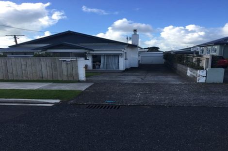 Photo of property in 3 French Street, Moturoa, New Plymouth, 4310