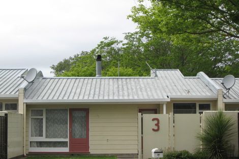 Photo of property in 3/27 Clivedon Place, Redwood, Christchurch, 8051